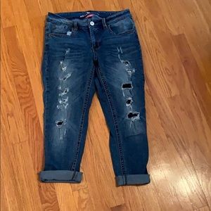 Women’s ripped kapri jeans